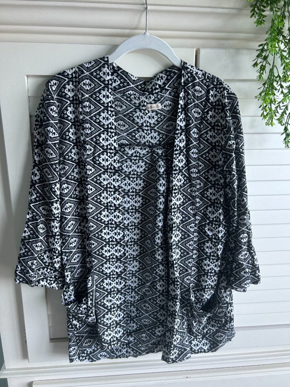 Hollister Black and White Geometric Print Lightweight Cardigan Sweater